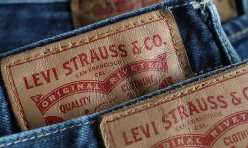 Ουκρανία: Η Levi’s εγκαταλείπει οριστικά τη Ρωσία μετά από 29 χρόνια
